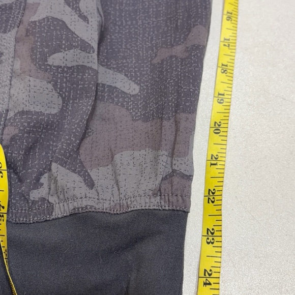 Prana women’s Gray camouflage jogger 10 - Picture 4 of 9